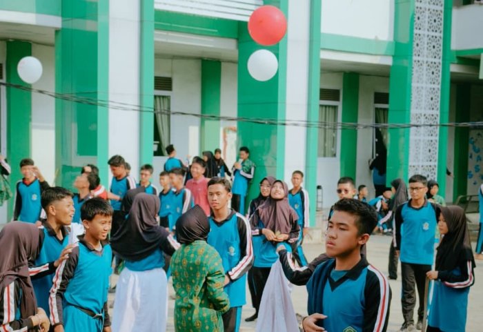 Meniup Gelas Hingga OOTD Balon: Hari Kedua Lomba MTsN 2 Kota Jambi Pecah!
