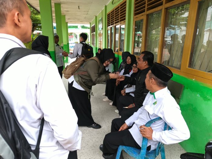 Kembali ke Madrasah, Sambut Semester Baru dengan Senyum dan Salam
