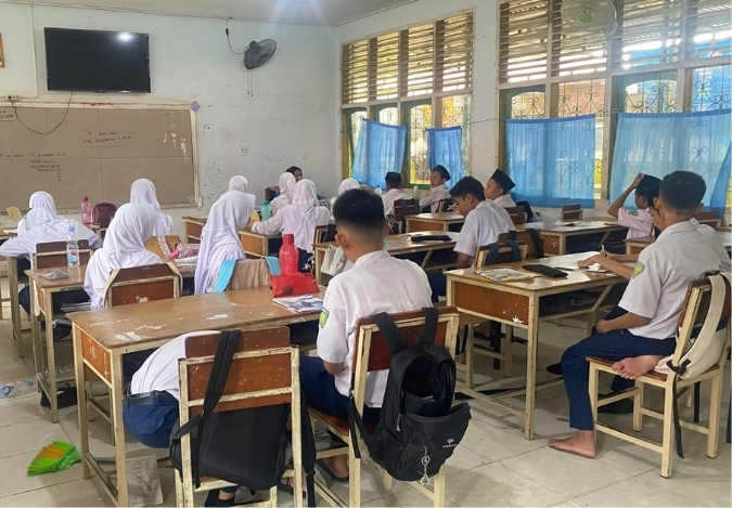 Infak sebagai Ibadah: Mahasiswa PLP UIN STS Bimbing Siswa MTsN 2 Kota Jambi