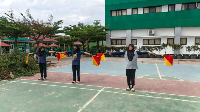 Latihan Semaphore, Pramuka MTsN 2 Kota Jambi Siap Persembahkan Aksi di Hari Guru Latihan Semaphore, Pramuka MTsN 2 Kota Jambi Siap Persembahkan Aksi di Hari Guru