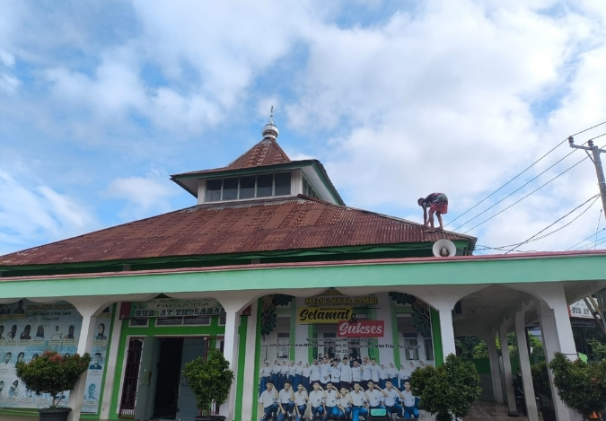 Komite dan Madrasah Bersinergi, Mushola MTsN 2 Kota Jambi Kembali Berseri