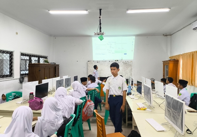 Latihan Ekstrakurikuler Olimpiade Matematika Bahas Materi Bangun Ruang