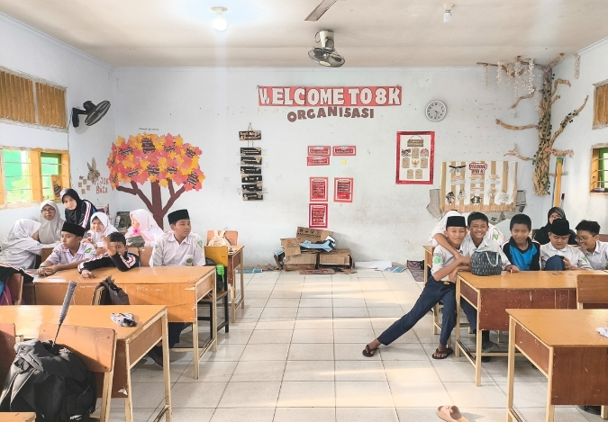 Debat Olimpiade IPS MTsN 2 Jambi Bahas AI dan Peran Manusia