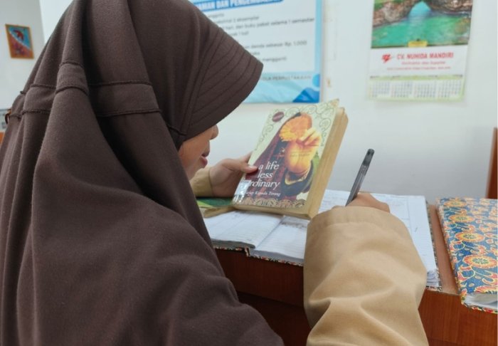 Literasi Tumbuh Tanpa Paksaan di Perpustakaan MTsN 2 Kota Jambi
