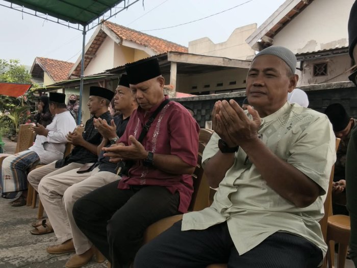 Merawat Silaturahmi, Perwakilan MTsN 2 Kota Jambi Hadiri Doa Bersama 40 Hari