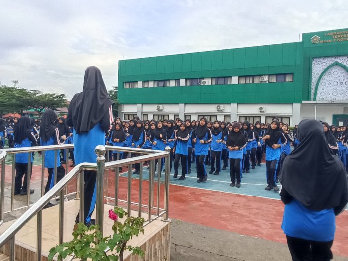 Budaya Sehat di Madrasah: Siswa MTsN 2 Kota Jambi Kompak Bergerak Budaya Sehat di Madrasah: Siswa MTsN 2 Kota Jambi Kompak Bergerak