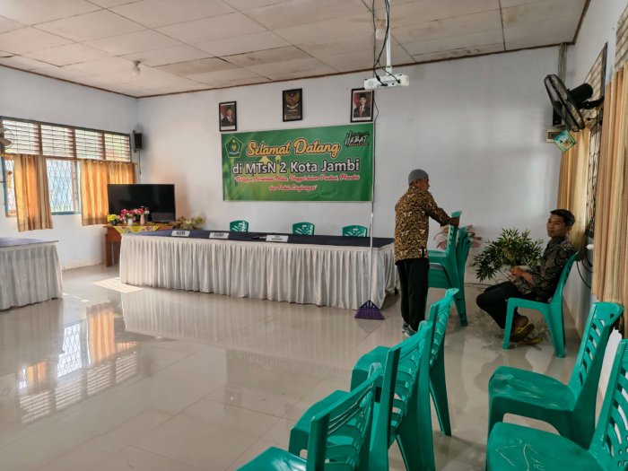 MTsN 2 Kota Jambi Siapkan Sekretariat Penerimaan Murid Baru