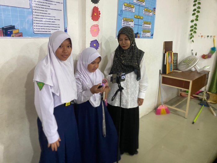 Profesionalisme Guru Tak Hanya Terekam, Juga Dibuktikan di Kelas