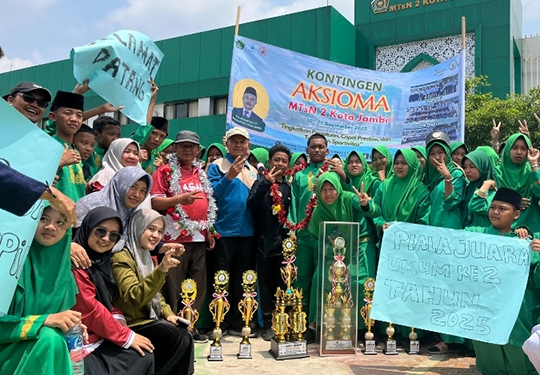 Prestasi Gemilang, MTsN 2 Kota Jambi Kembali Raih Juara Umum Aksioma