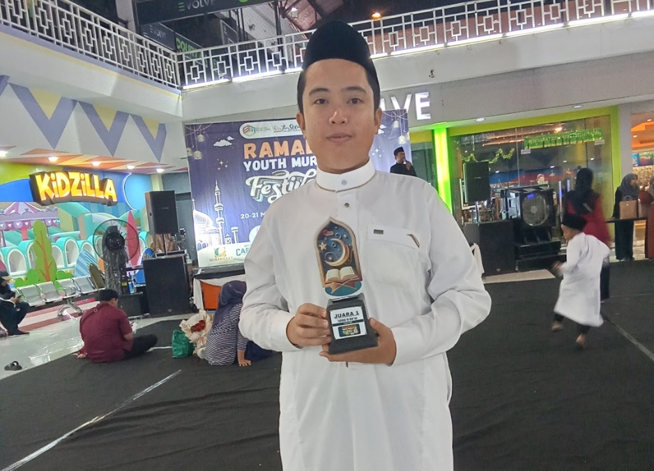 Menyala di Keramaian! Ade Irwanda Fitra Juara Lomba Tahfidz Menyala di Keramaian! Ade Irwanda Fitra Juara Lomba Tahfidz
