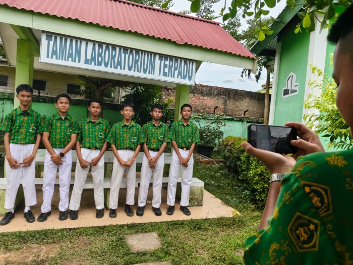 Bukan Sekadar Teori:Siswa Kelas 9 MTsN 2 Kota Jambi Asah Skill Komunikasi