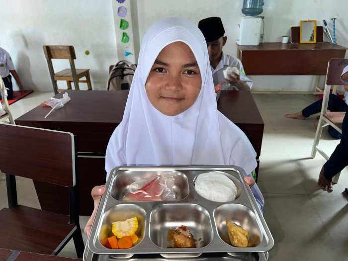 MBG Kelas 9K, 8K, dan 7K: Semangkuk Gizi, Sehari Penuh Energi MBG Kelas 9K, 8K, dan 7K: Semangkuk Gizi, Sehari Penuh Energi