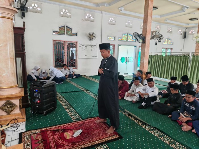 Aksi Peserta Lomba Imam: Diuji Bacaan Hingga Gerakan