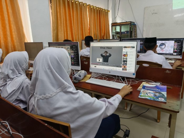 Mandiri Interaktif di Lab Komputer: Kelas 9K Pelajari Macam-Macam Malware