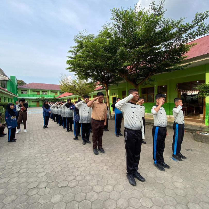 Paskibra MTsN 2 Kota Jambi: Mengasah Disiplin, Menanam Jiwa Kepemimpinan