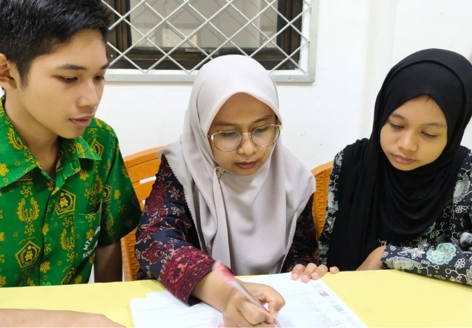 Salsabila dan Thoriq Siap Berlaga di OMI Bidang IPA Tingkat Provinsi