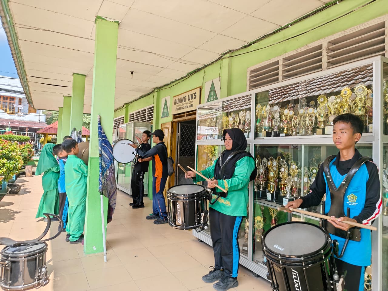 Ekskul Drum Band MTsN 2 Kota Jambi Intensifkan Latihan untuk Persiapan Lomba AKSIOMA