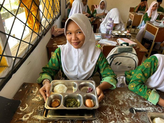 Makan Bergizi Gratis Kelas 8D: Sehat Bersama, Tertib Terjaga