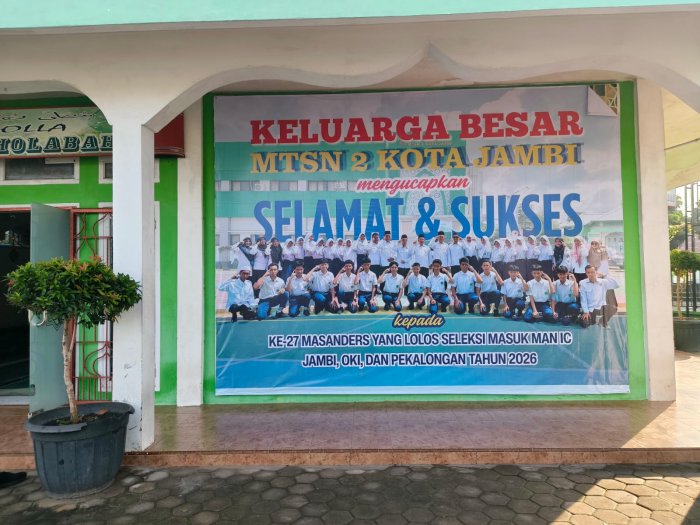 Wujud Apresiasi, MTsN 2 Kota Jambi Pajang Foto Lulusan Terbaik yang Tembus SMA/MA Elite