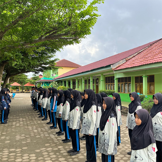 Menempa Karakter Unggul di Latihan Paskibra MTsN 2 Kota Jambi