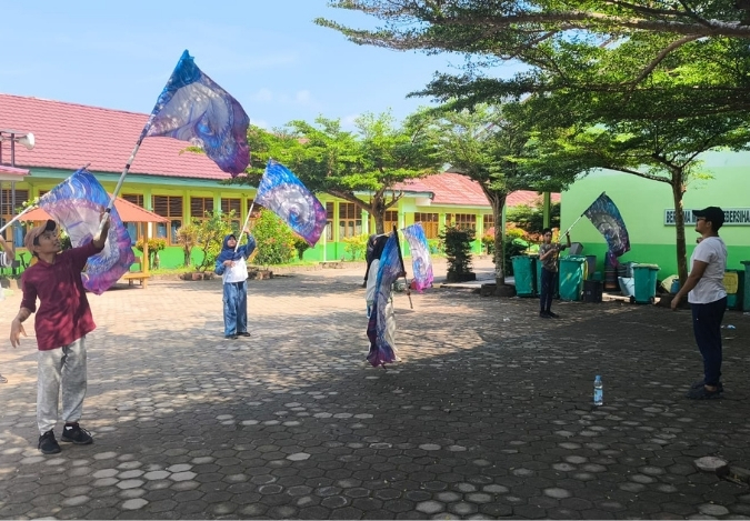 `Guruku Tersayang` Menggema di MTsN 2 Kota Jambi