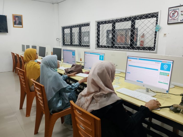 Fokus dan Lancar, Guru IPA MTsN 2 Kota Jambi Ikuti AKGTK 2026 Hari Terakhir