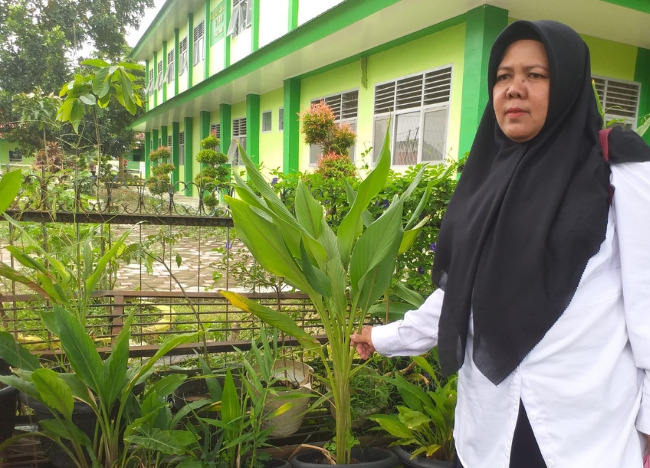Optimalisasi Lahan dan Madrasah Sehat: Budidaya Tanaman TOGA di MTsN 2 Kota Jambi