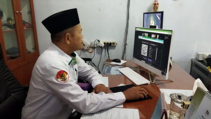 Perkuat Benteng Integritas: Kepala MTsN 2 Kota Jambi Ikuti Sosialisasi Anti Korupsi Bersama KPK-RI