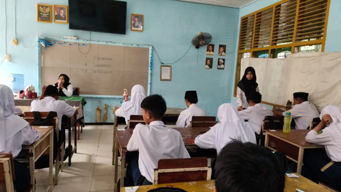 Sekretaris ASAS Lakukan Pemantauan di Ruang Ujian Sekretaris ASAS Lakukan Pemantauan di Ruang Ujian