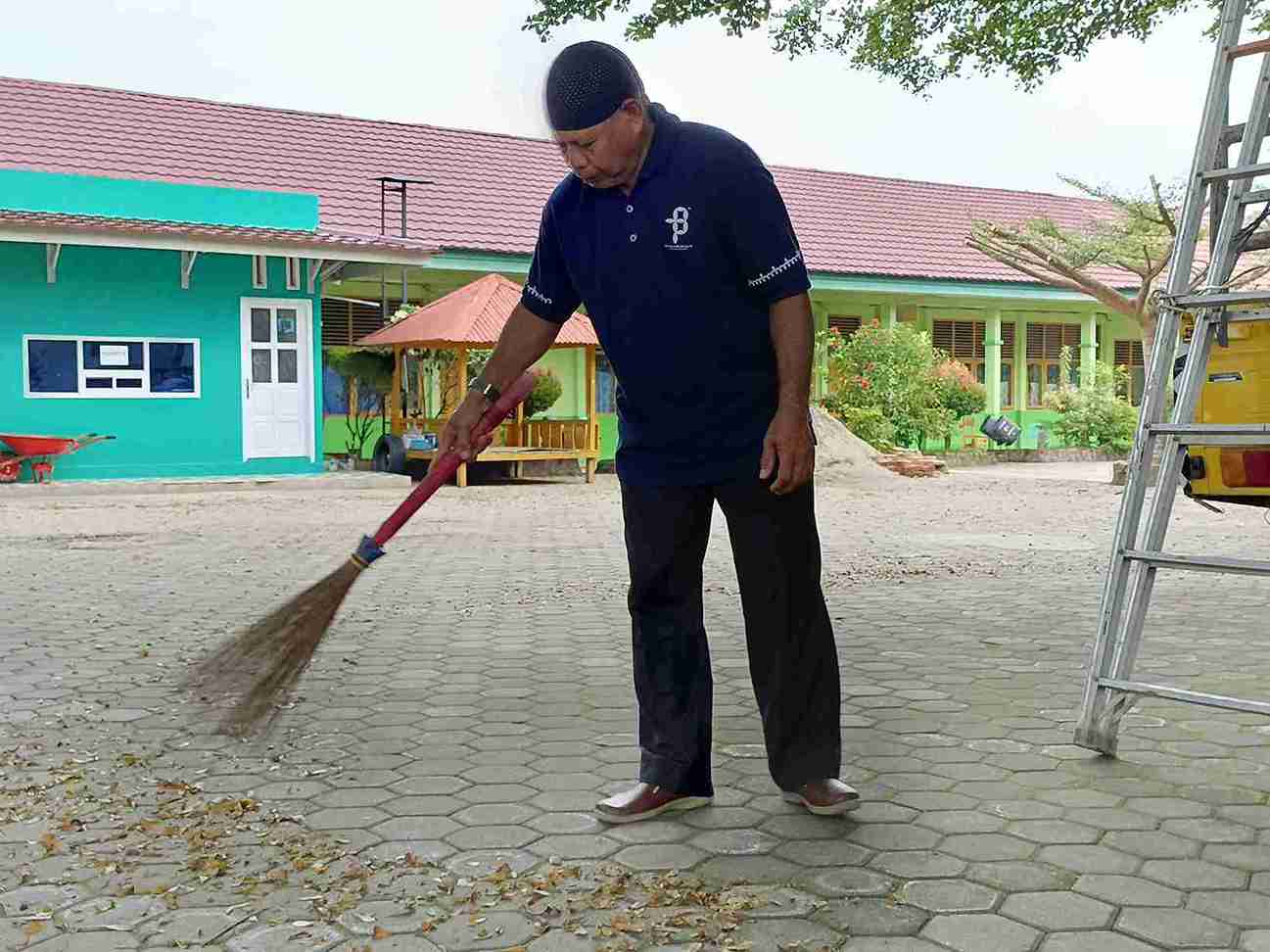 Pahlawan Kebersihan MTsN 2 Kota Jambi mempertahankan Juara