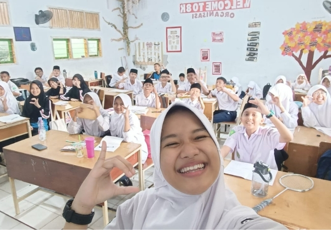 Mengasah Logika Ekonomi Lewat Materi Uang dan Lembaga Keuangan di Ekskul Olim IPS Mengasah Logika Ekonomi Lewat Materi Uang dan Lembaga Keuangan di Ekskul Olim IPS