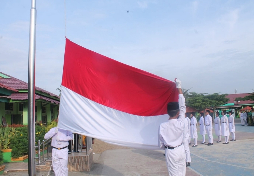 Merah Putih Gagah Berkibar, Paskibra MTsN 2 Kota Jambi Sukses Bertugas