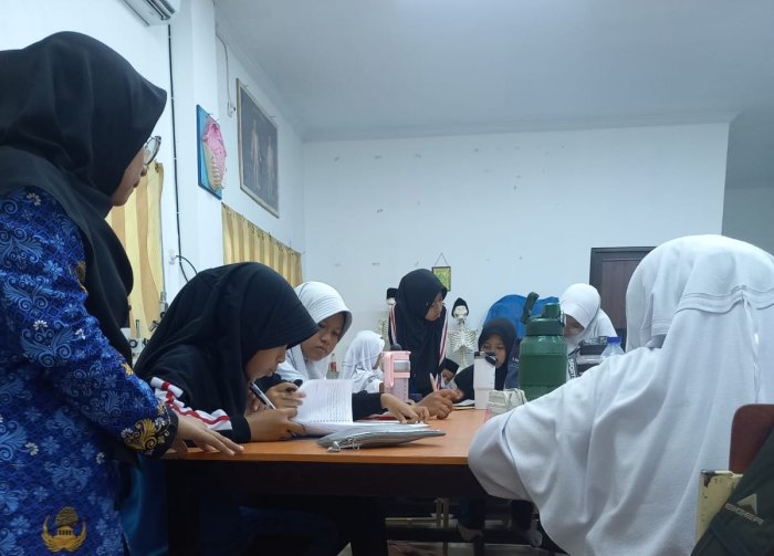 Belajar Seru, Latihan Soal OSN IPA Bersama Guru Pembimbing Ekskul