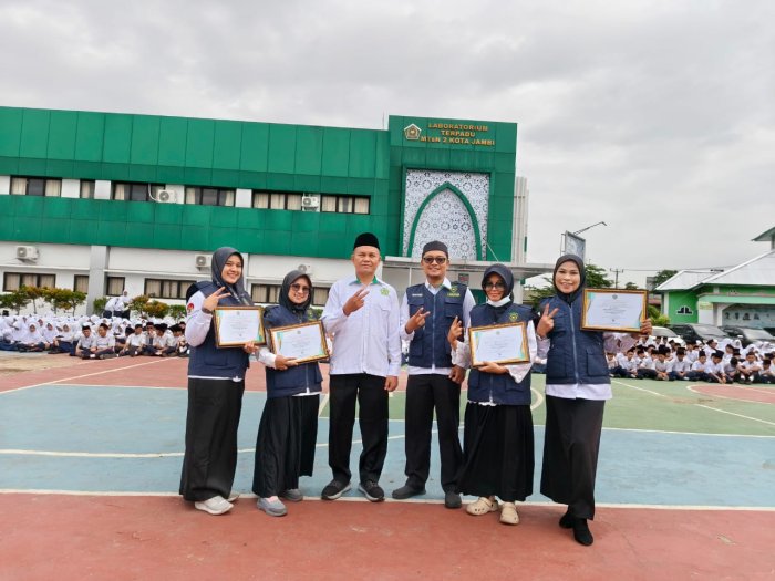 MTsN 2 Kota Jambi Apresiasi Tim Humas Raih Empat Juara Website MTsN 2 Kota Jambi Apresiasi Tim Humas Raih Empat Juara Website