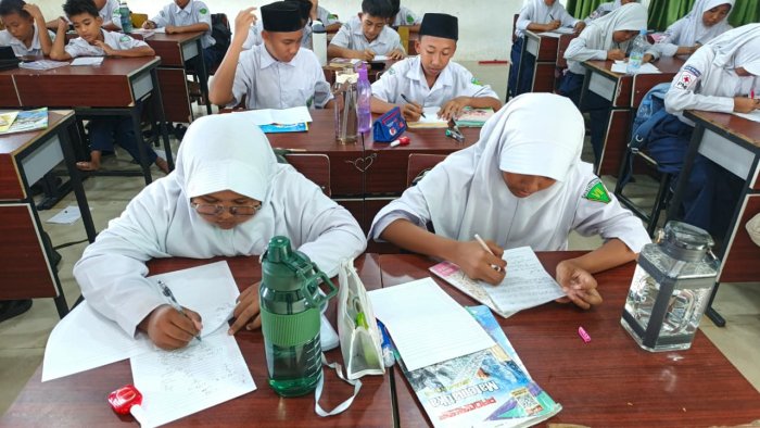 Mengasah Logika: Kelas 7J Jalani Asesmen Rasio