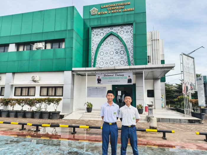 Visi Islami dan Kolaboratif Raditya-Faaza untuk OSIM MTsN 2 Kota Jambi Visi Islami dan Kolaboratif Raditya-Faaza untuk OSIM MTsN 2 Kota Jambi