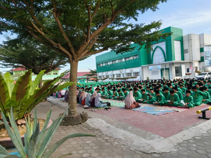 Yasinan Rutin MTsN 2 Kota Jambi: Doa, Syukur, dan Semangat Hadapi Ujian Yasinan Rutin MTsN 2 Kota Jambi: Doa, Syukur, dan Semangat Hadapi Ujian