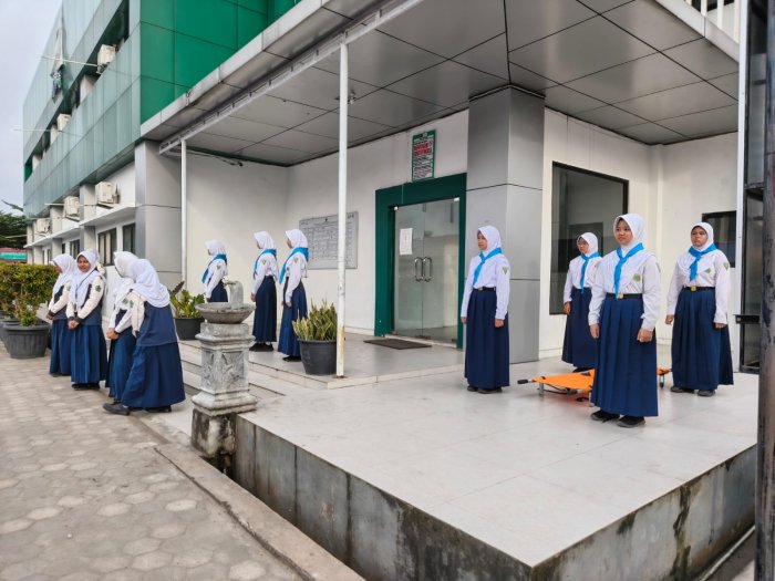 PMR MTsN 2 Kota Jambi: Tanggap, Sigap, dan Peduli PMR MTsN 2 Kota Jambi: Tanggap, Sigap, dan Peduli