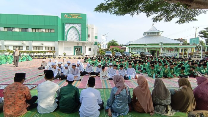Isra Miraj: Momentum Memperkuat Iman dan Takwa Warga MTsN 2 Kota Jambi