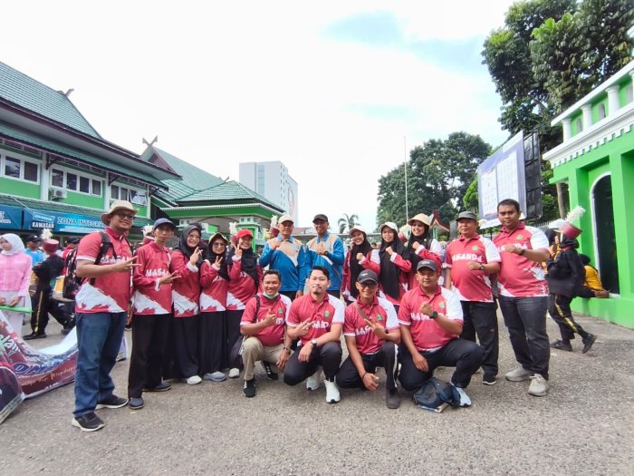 Koordinator dan Pendamping MTsN 2 Kota Jambi Kompak Dampingi Pawai Aksioma ke-2