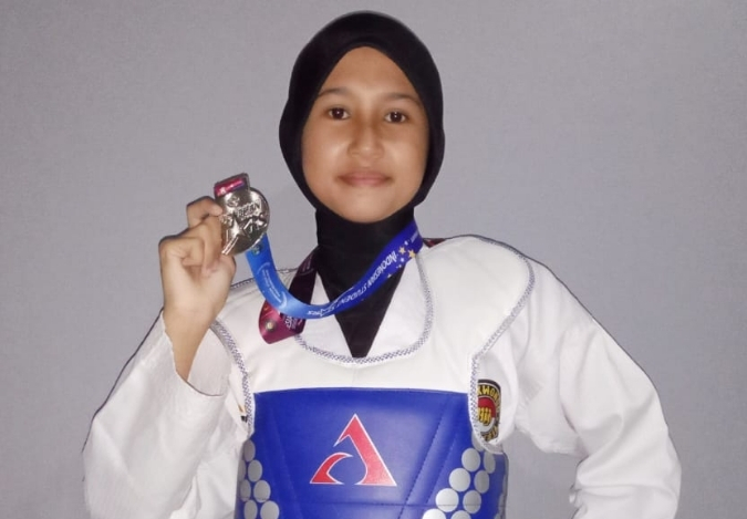 Tanding Perdana: Jollie Cantiqa Ramahdani Langsung Raih Perak di Kejuaraan Taekwondo Tanding Perdana: Jollie Cantiqa Ramahdani Langsung Raih Perak di Kejuaraan Taekwondo