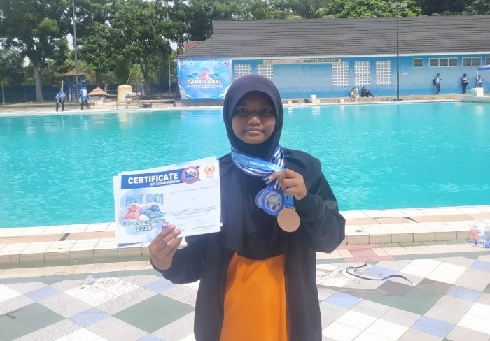 Khansa Widya Larasati Borong 4 Medali Pari Sakti Fun Swimming & Pemula Plus