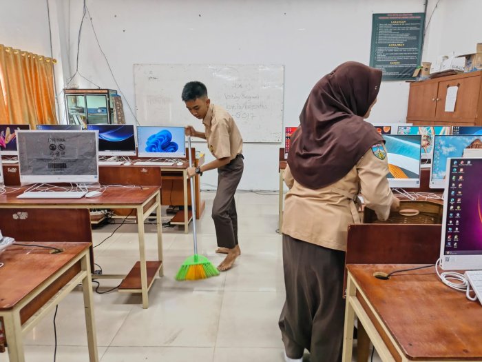 Libur Usai, Siswa Diharapkan Tetap Sadar Menjaga Kebersihan Libur Usai, Siswa Diharapkan Tetap Sadar Menjaga Kebersihan