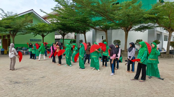 Hari Guru Kian Dekat, Latihan Tari Massal Semakin Intens