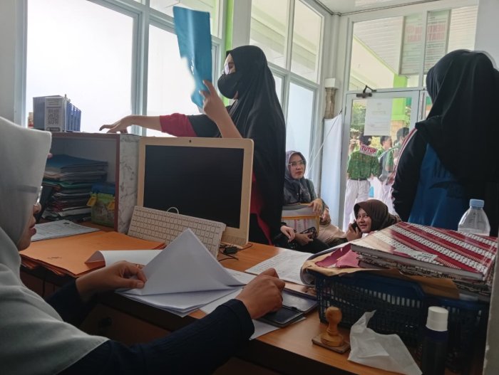 PTSP MTsN 2 Kota Jambi Siap Layani Kebutuhan Administrasi Alumni