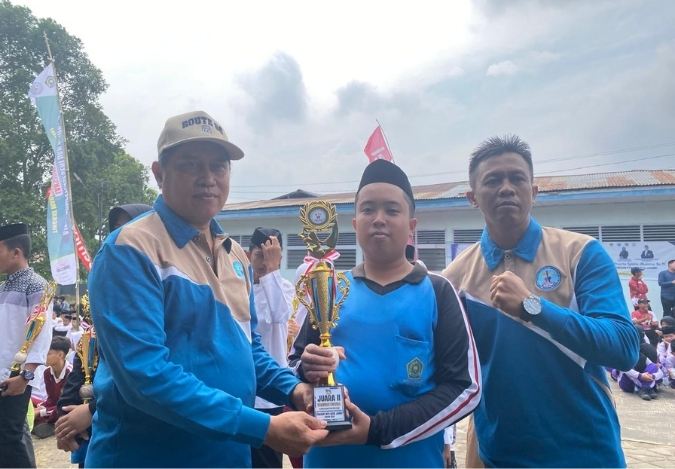 Juara 2 Tahfidz Putra: Bukti Ketekunan Ade Irwanda Fitra