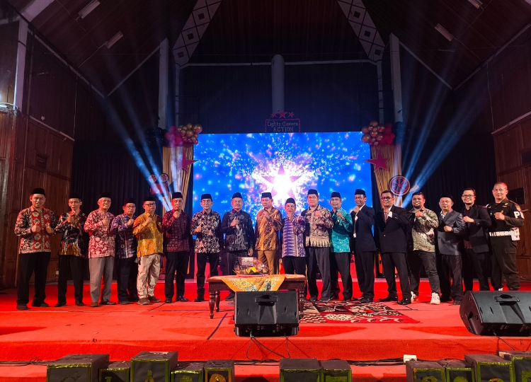 Kejutan Manis untuk Sang Kepala Madrasah