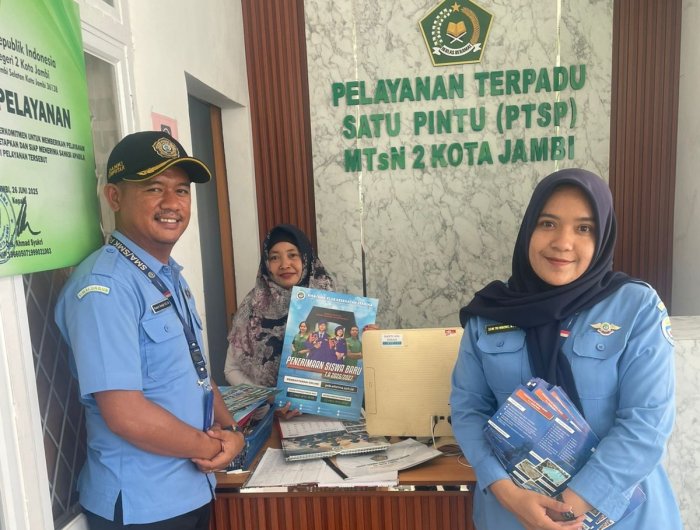 Ruang Satu Pintu, Bermacam Layanan: PTSP MTsN 2 Kota Jambi Ruang Satu Pintu, Bermacam Layanan: PTSP MTsN 2 Kota Jambi