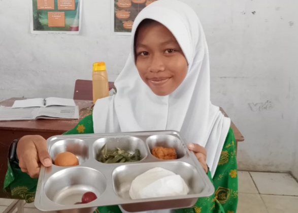 MBG Kelas 7B: Gizi Seimbang, Semangat Berkembang