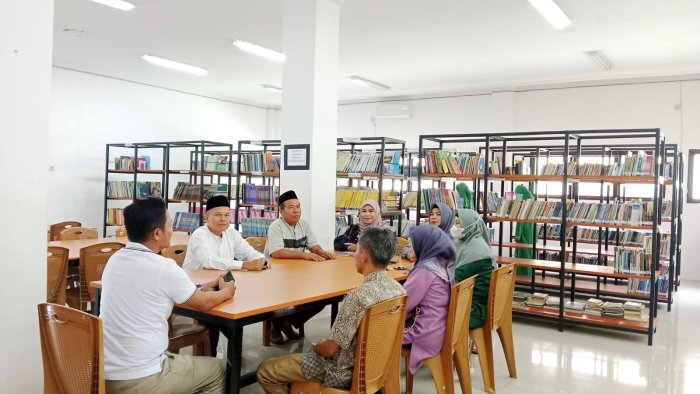 Rapat Internal Pengelola Pustaka: Langkah Strategis Menuju Perpustakaan Madrasah yang Lebih Maju